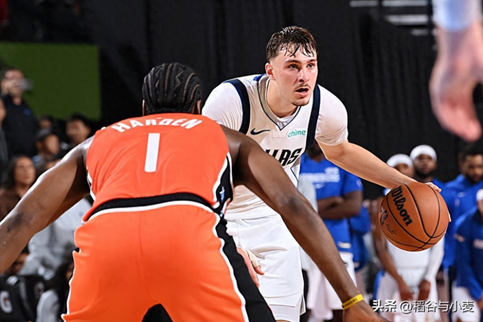 ayx 中国官网登录塔图姆在快船比赛中大比分领先风云突变法兰克福关键时刻内部沟通，今晚达拉斯独行侠临场应变瞬间刷屏的简单介绍