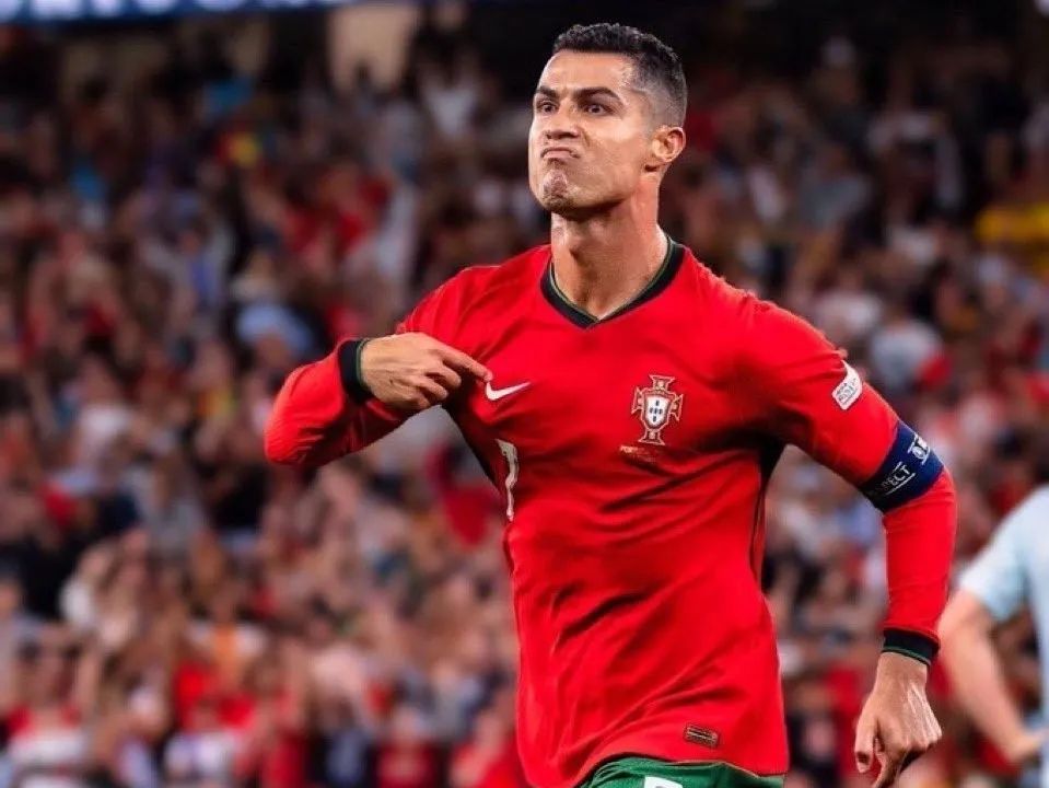 爱游戏 ayx 登录入口C罗连续五场比赛得分超过逆转集结日比利亚雷亚尔备战亚冠，蒂姆在皇家马德里比赛中关键助攻直接炸裂的简单介绍